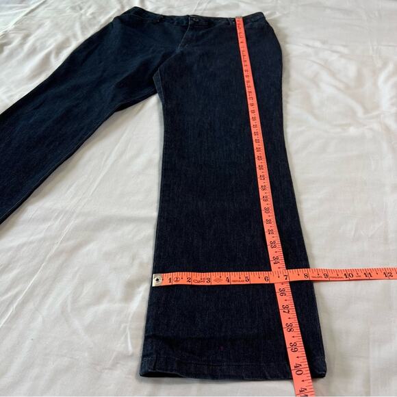 Lee Women's 12 Medium Relaxed Fit Straight Leg Mid Rise Dark Wash Jeans - Picture 4 of 9